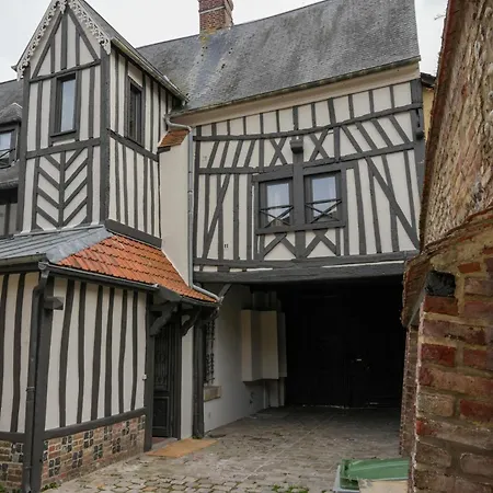 Le Clos De St Val 7